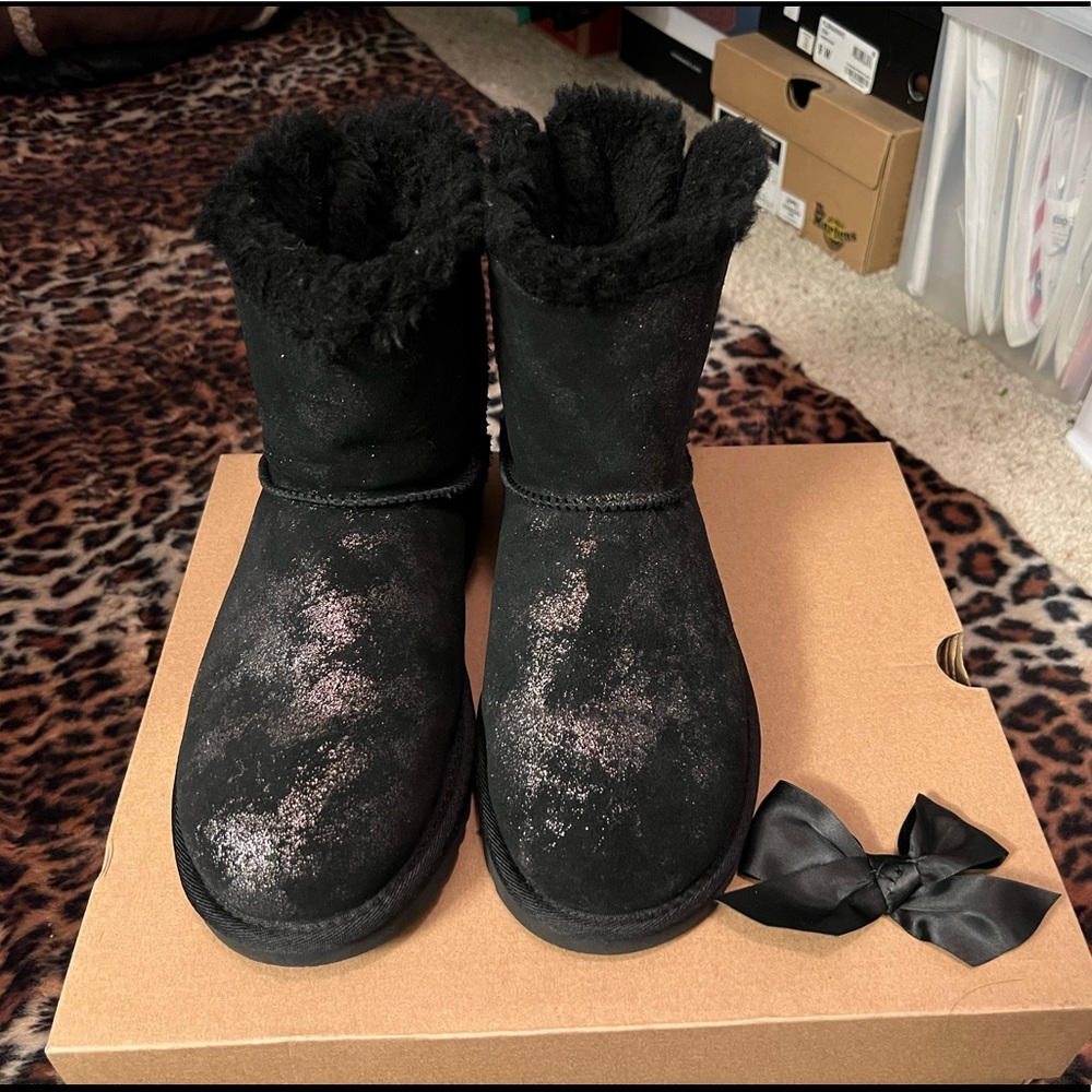 UGGS
